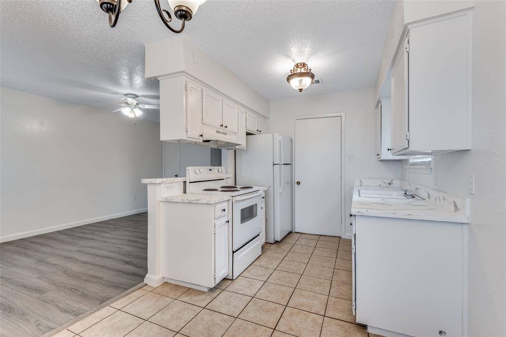 215 Roberts Circle #D, Arlington, TX 76010