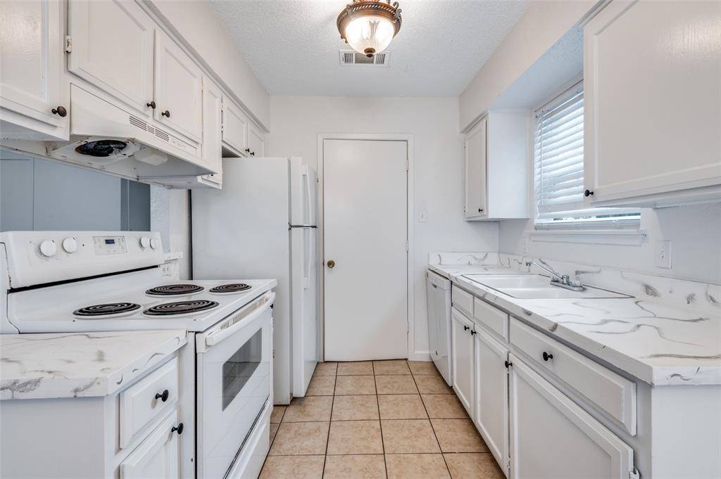 215 Roberts Circle #D, Arlington, TX 76010