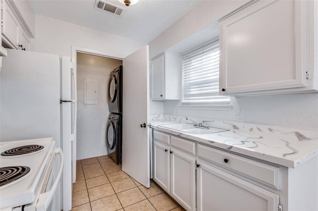 215 Roberts Circle #D, Arlington, TX 76010