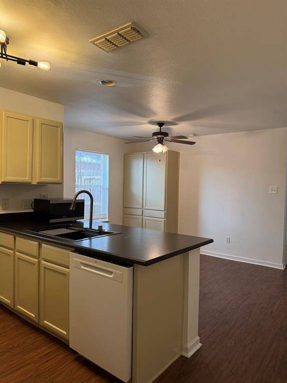 1221 Village Garden Drive, Azle, TX 76020