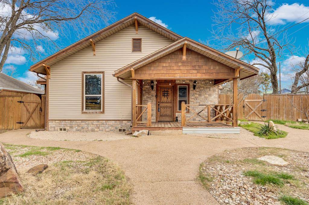 200 W Davis Avenue, Alvarado, TX 76009