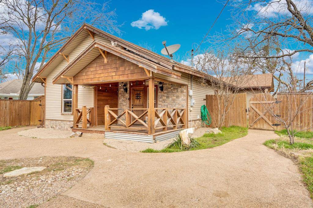 200 W Davis Avenue, Alvarado, TX 76009