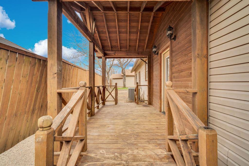 200 W Davis Avenue, Alvarado, TX 76009