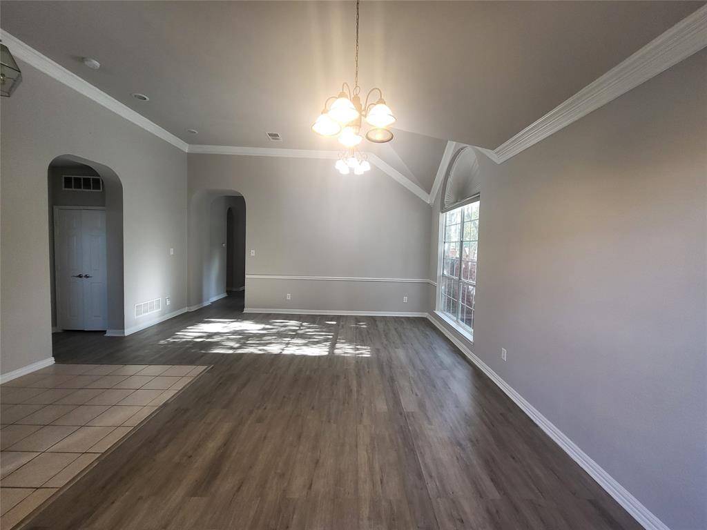 119 Saint James Road, Irving, TX 75063