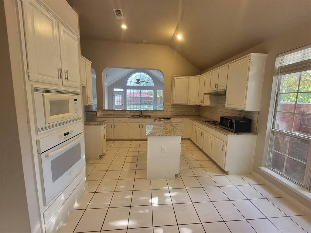 119 Saint James Road, Irving, TX 75063