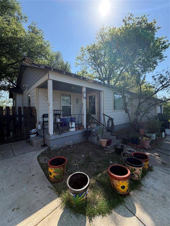 1228 Marion Avenue, Fort Worth, TX 76104