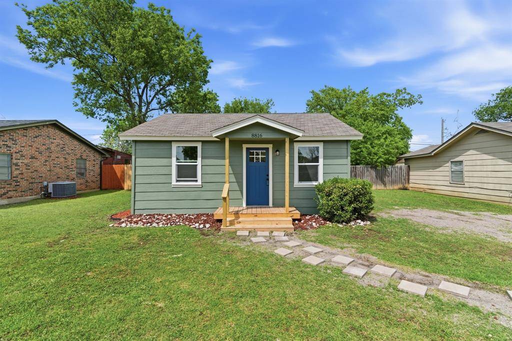 8816 Spaugh Court, White Settlement, TX 76108