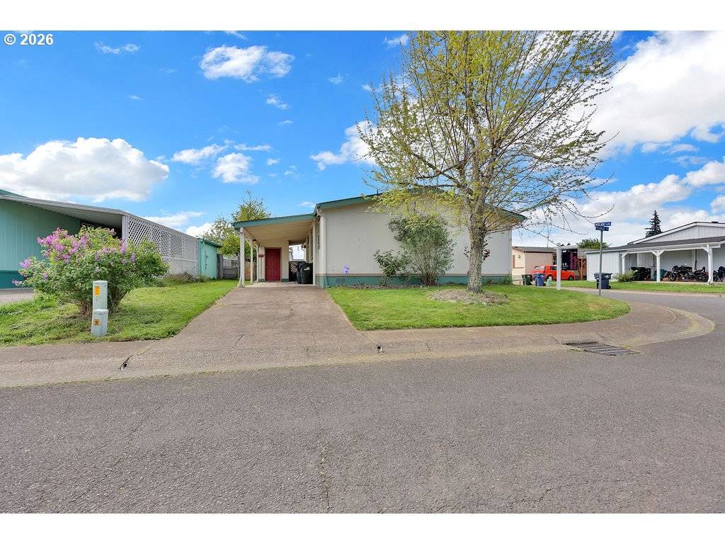 700 N Mill ST #69, Creswell, OR 97426