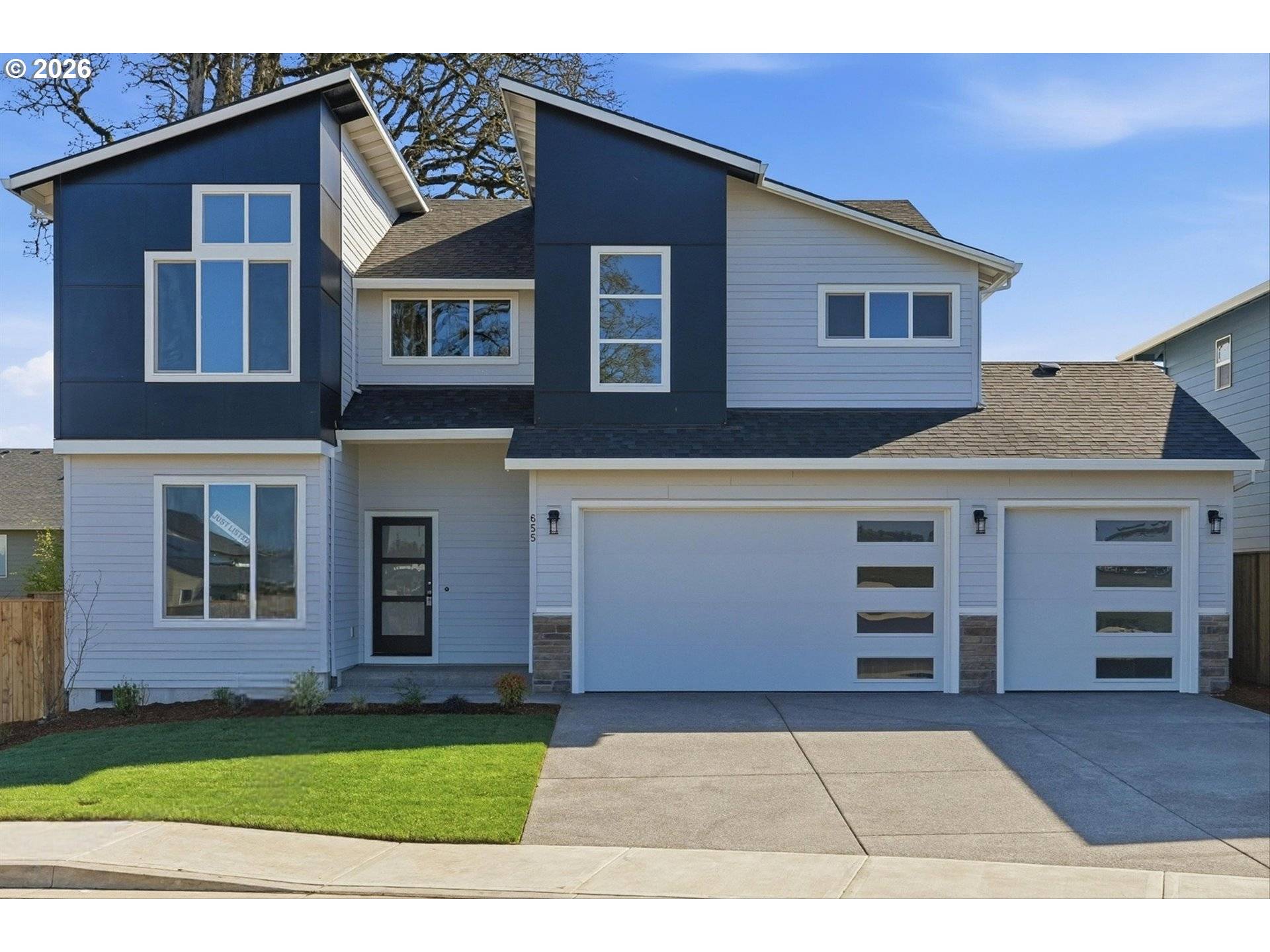 655 E Cleveland ST, Carlton, OR 97111