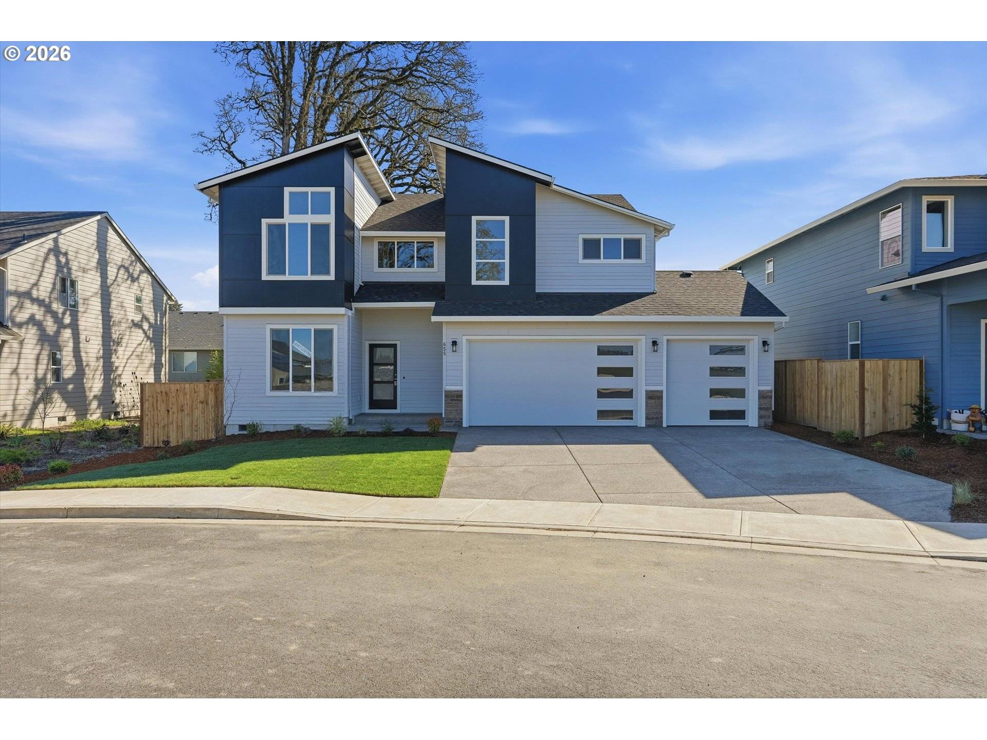 655 E Cleveland ST, Carlton, OR 97111