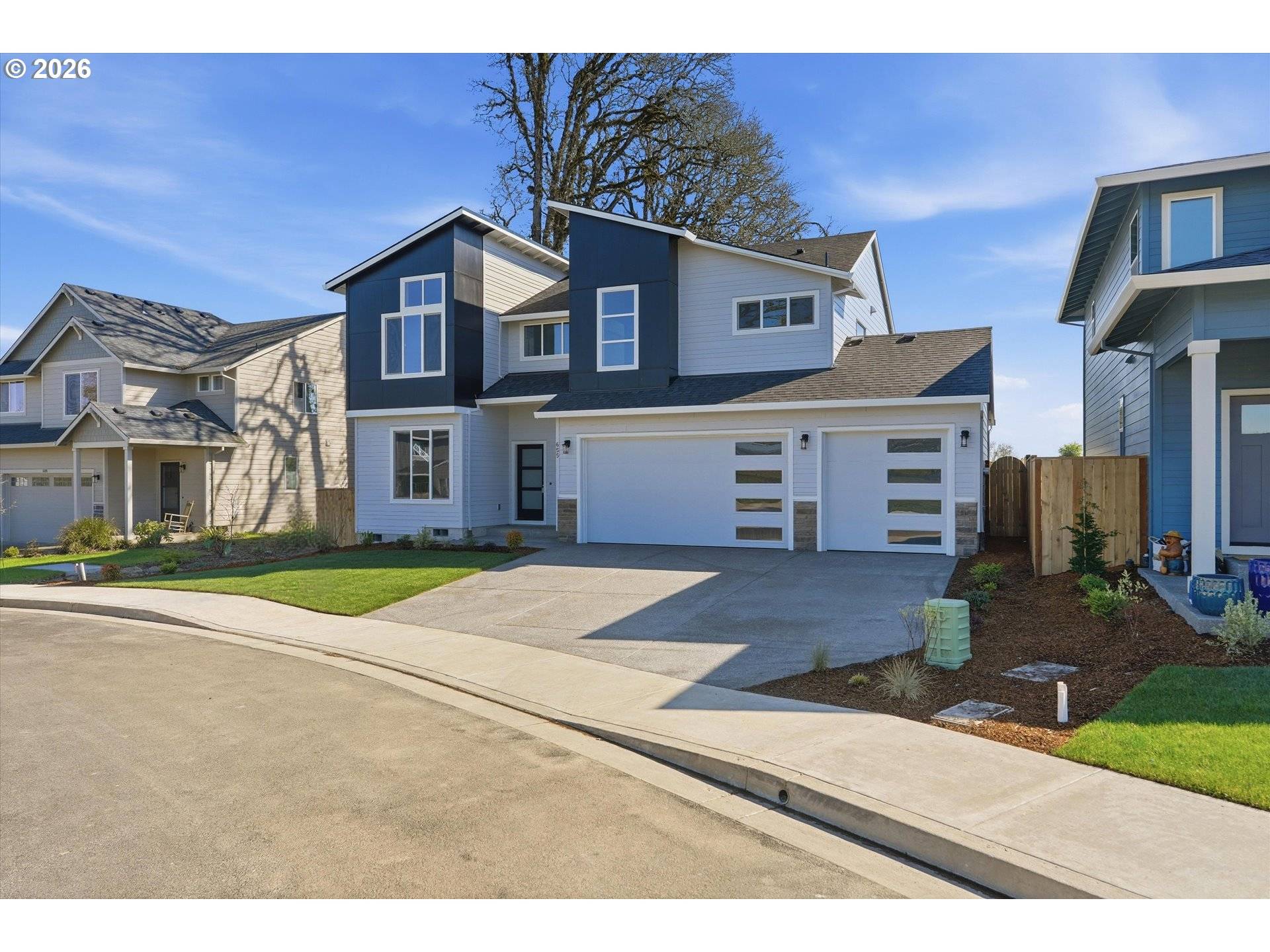 655 E Cleveland ST, Carlton, OR 97111