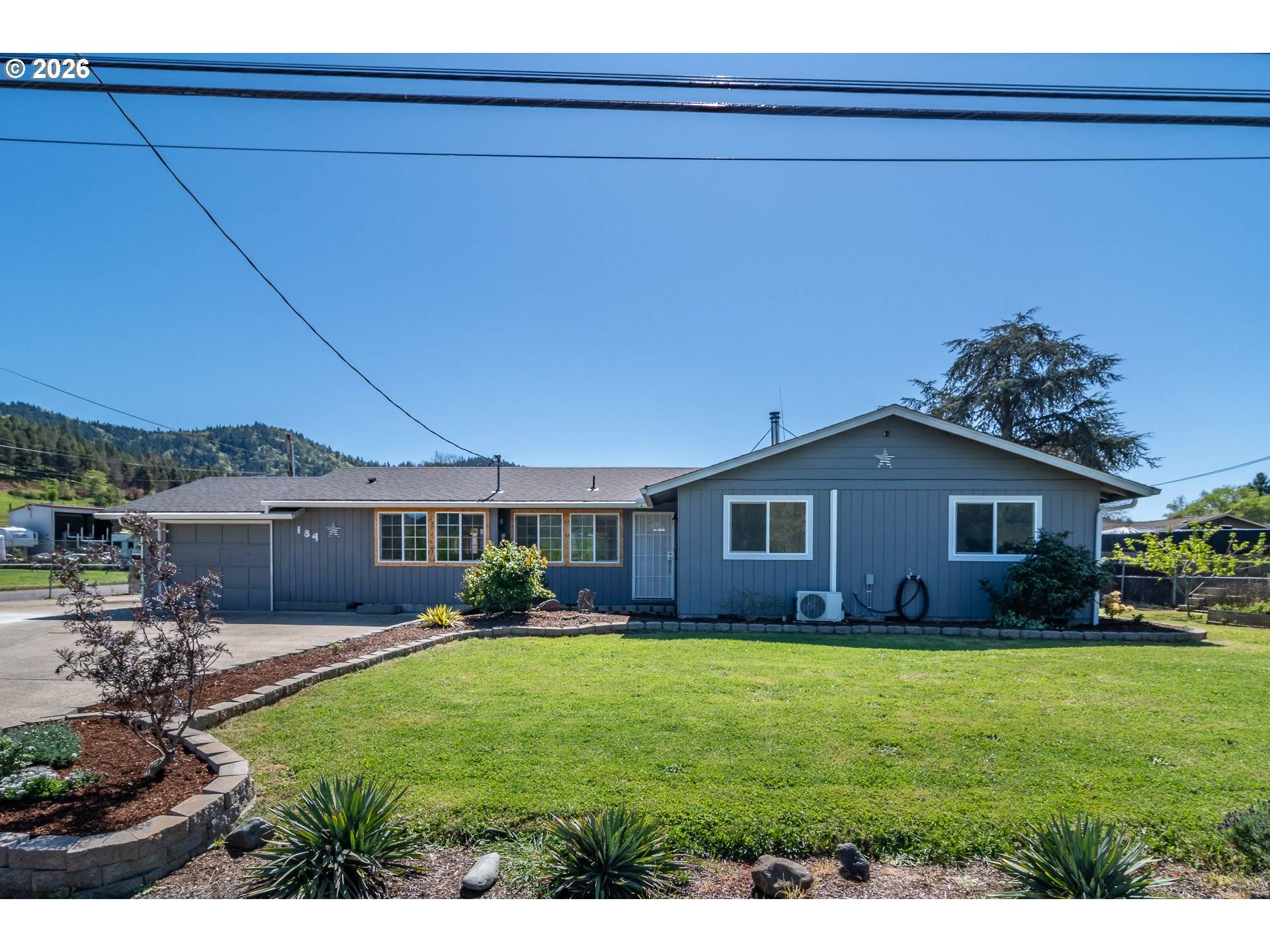 184 CHADWICK LN, Myrtle Creek, OR 97457