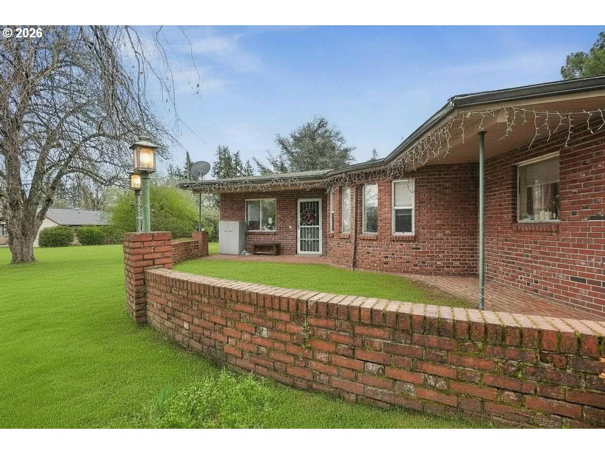 501 SE 157TH AVE, Portland, OR 97233