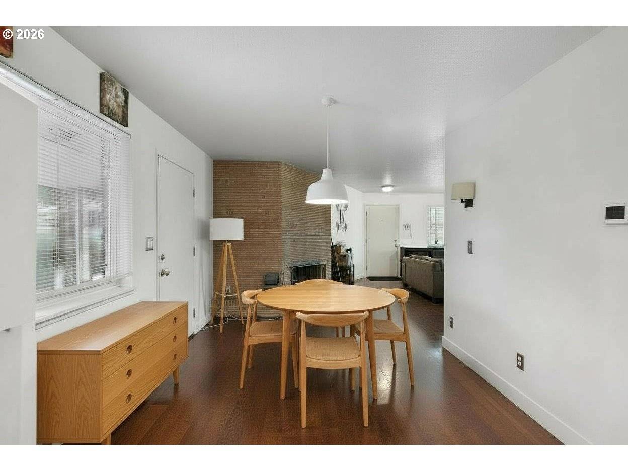 501 SE 157TH AVE, Portland, OR 97233