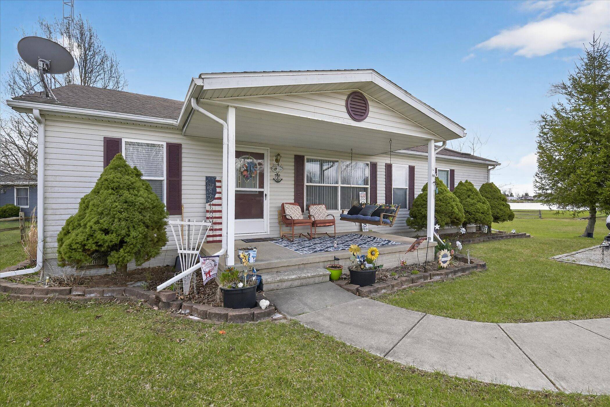 14620 E Merry DR, Amboy Twp, MI 49232
