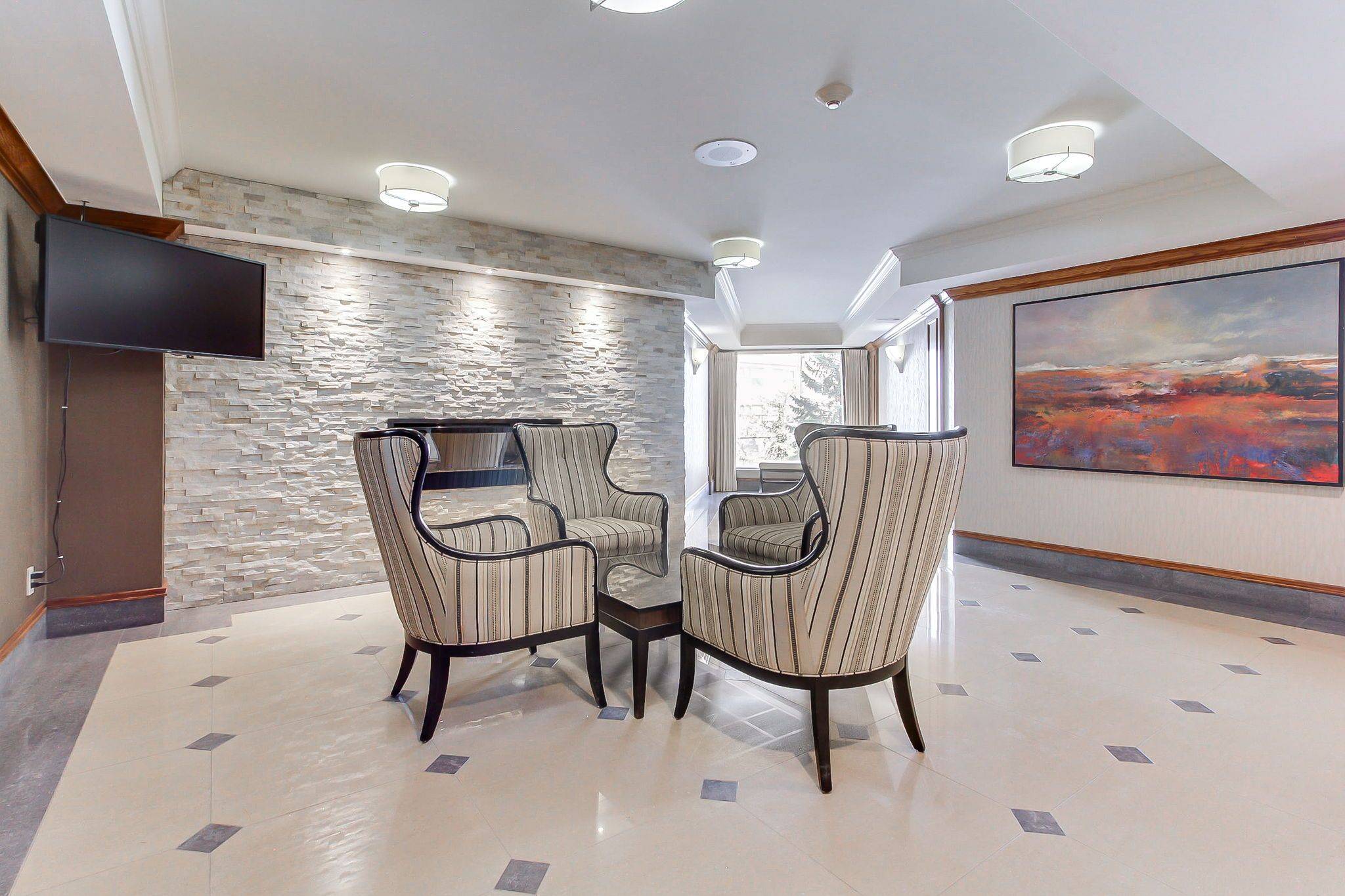 18 Concorde PL #LP915, Toronto C13, ON M3C 3T9