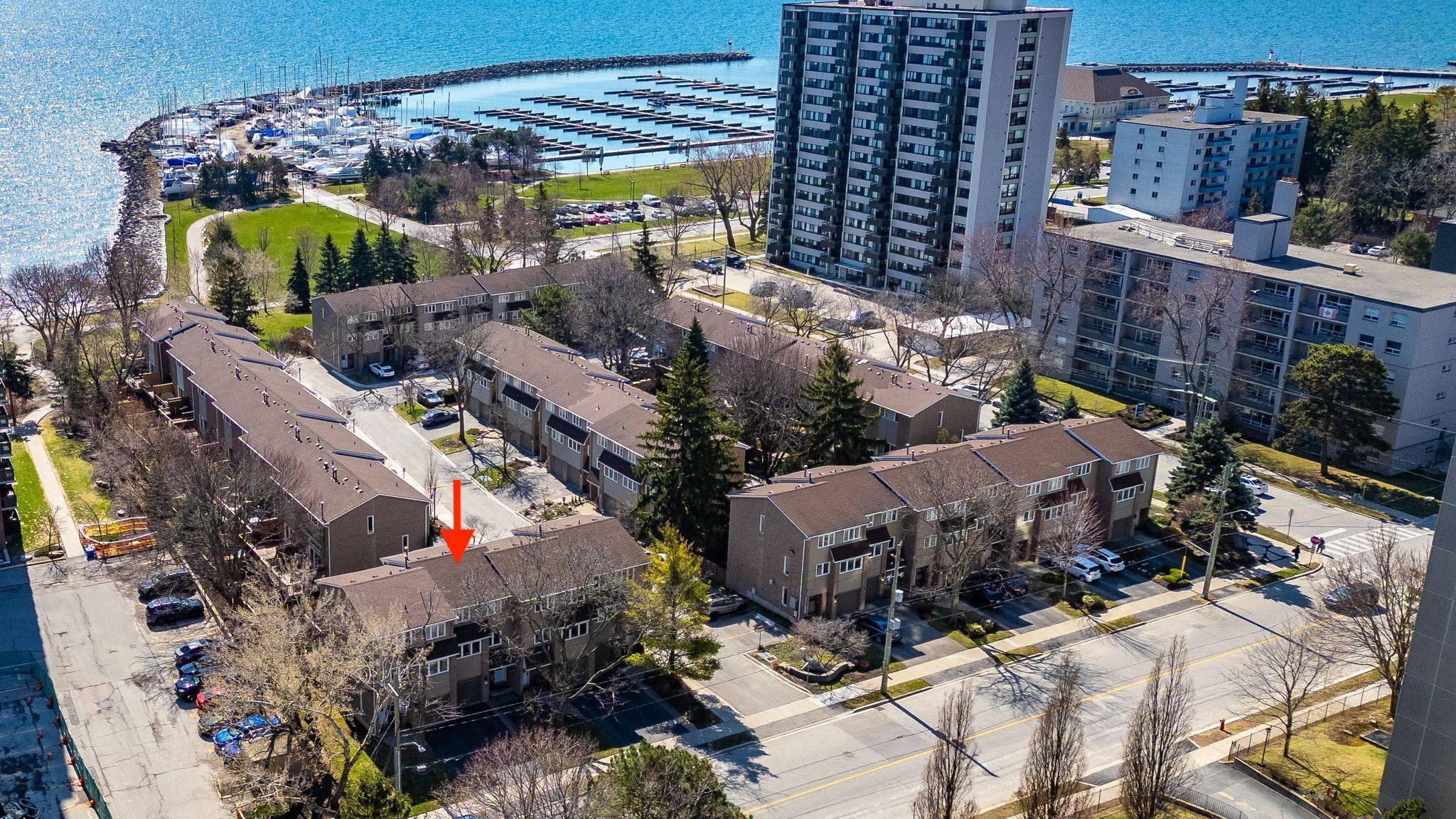 2224 Marine DR, Oakville, ON L6L 1C1