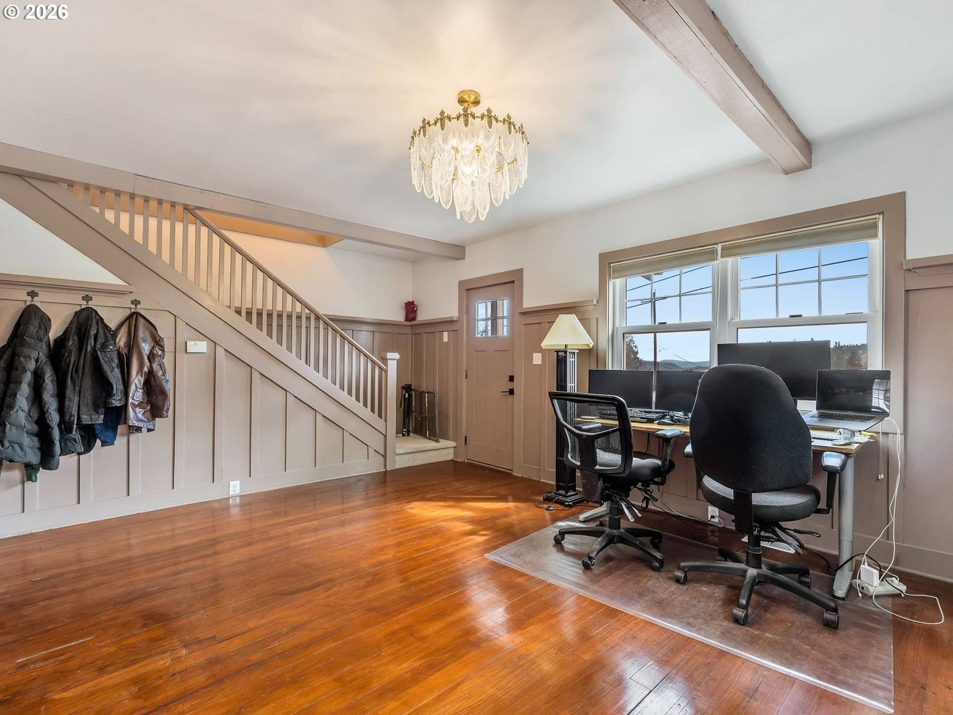 933 8TH ST, Astoria, OR 97103