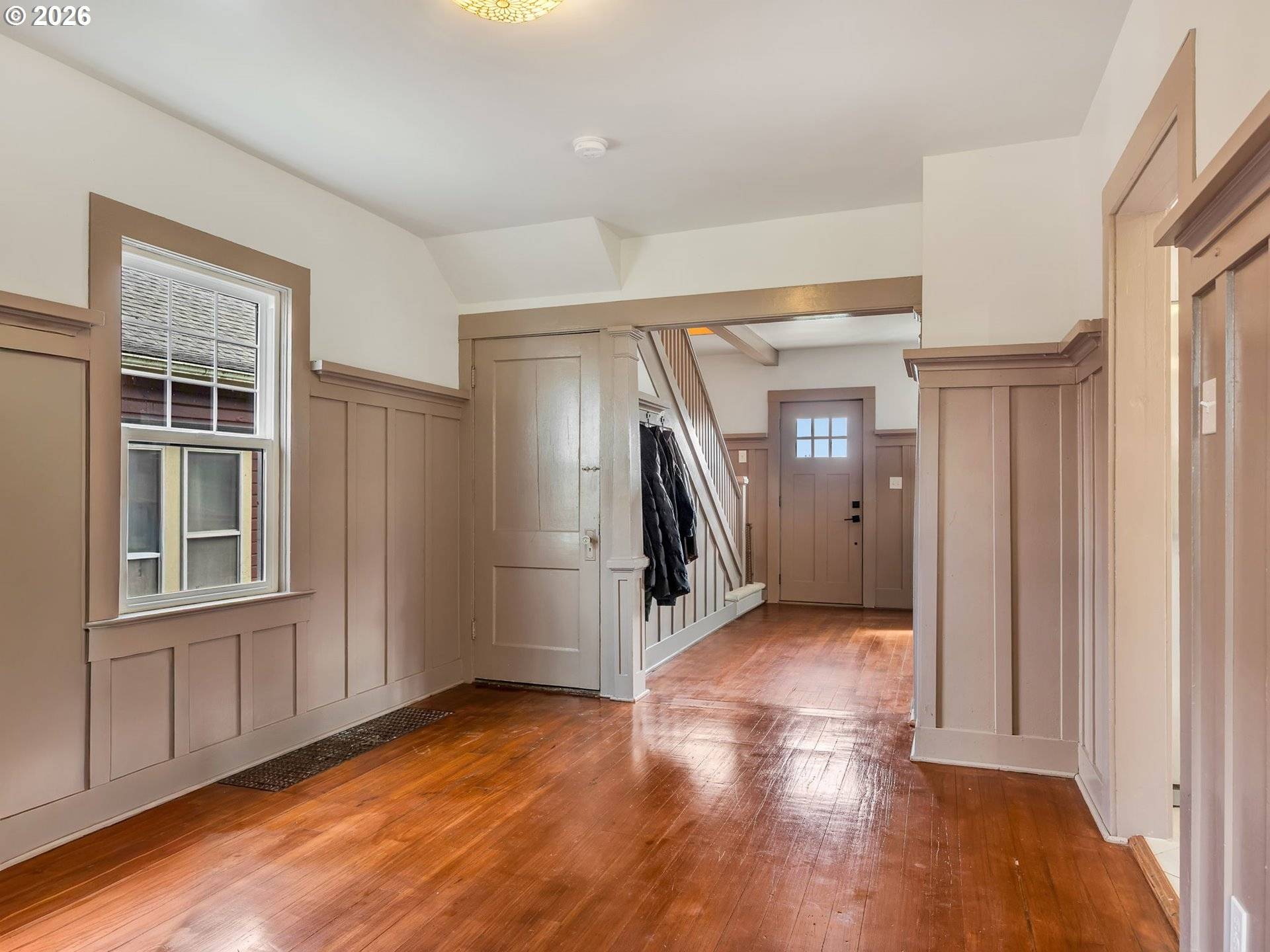 933 8TH ST, Astoria, OR 97103