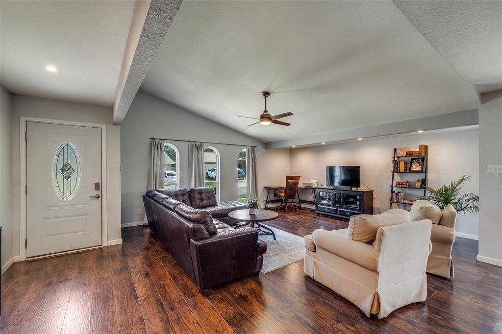 2602 Meadowview Drive, Arlington, TX 76016