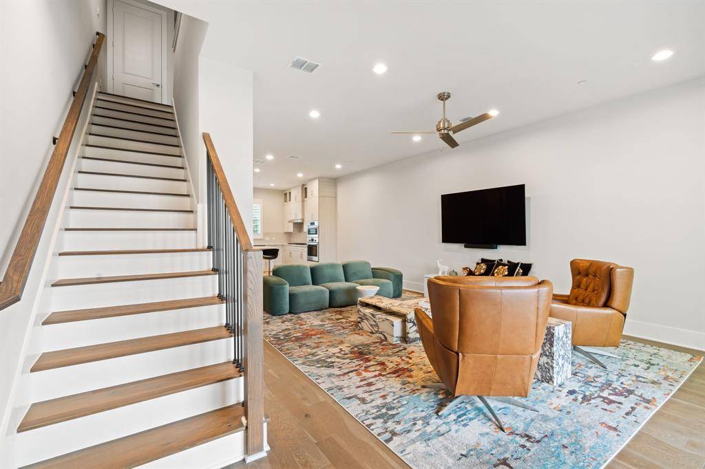 381 E Greenbriar Lane #1603, Dallas, TX 75203