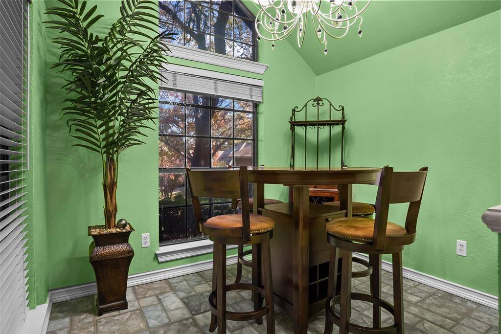 4922 Canberra Lane, Arlington, TX 76017