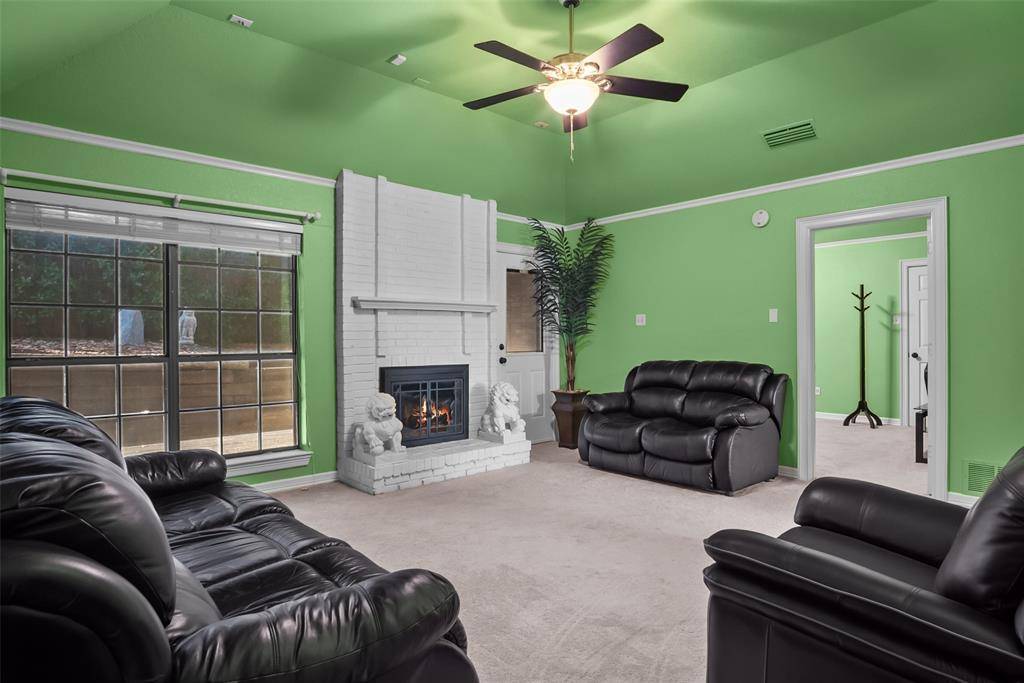 4922 Canberra Lane, Arlington, TX 76017