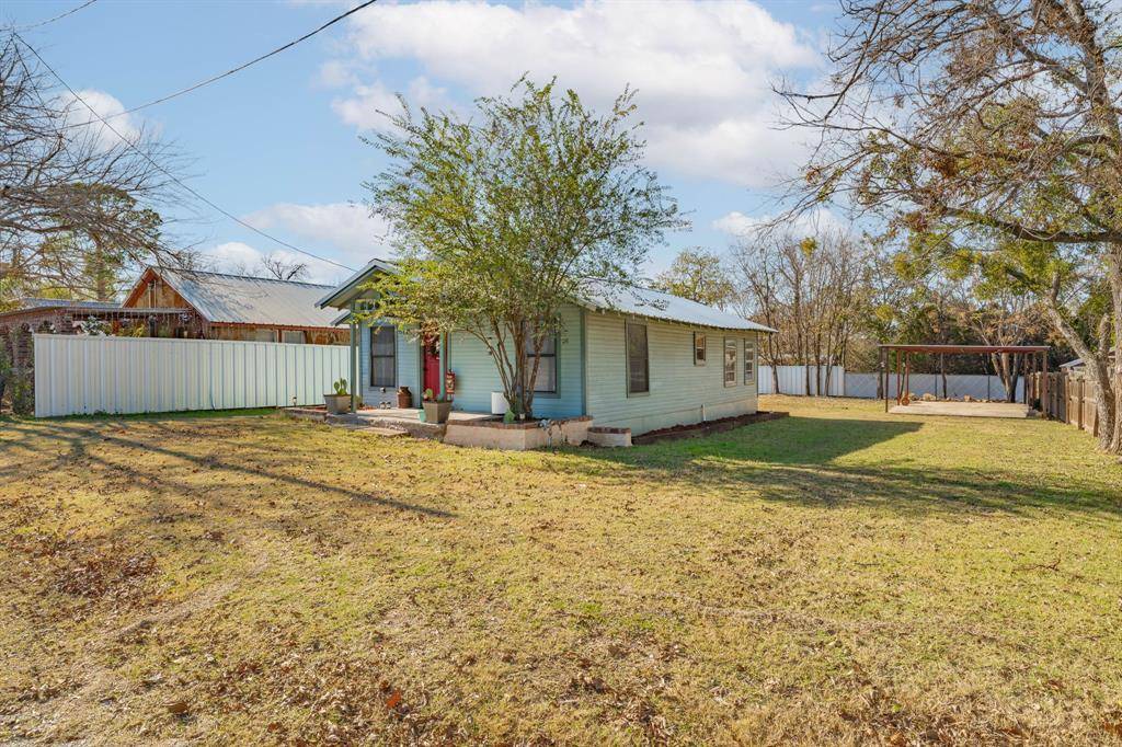816 S Houston Street, De Leon, TX 76444
