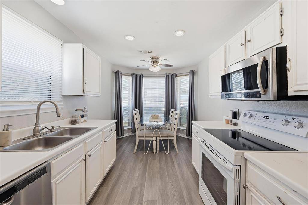 308 Moss Hill Drive, Arlington, TX 76018