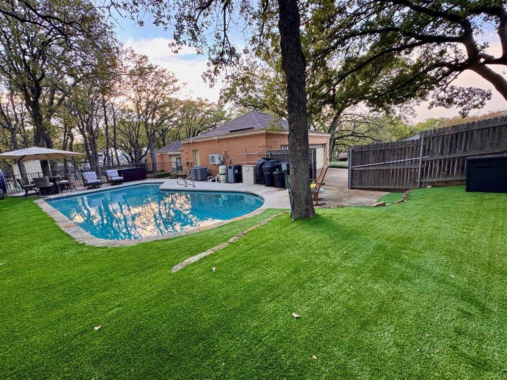 1205 Riverview Drive, Arlington, TX 76012