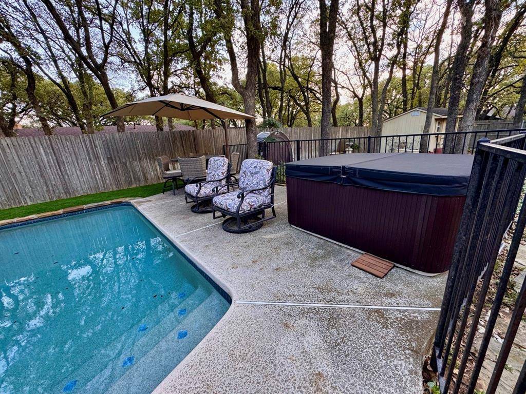 1205 Riverview Drive, Arlington, TX 76012