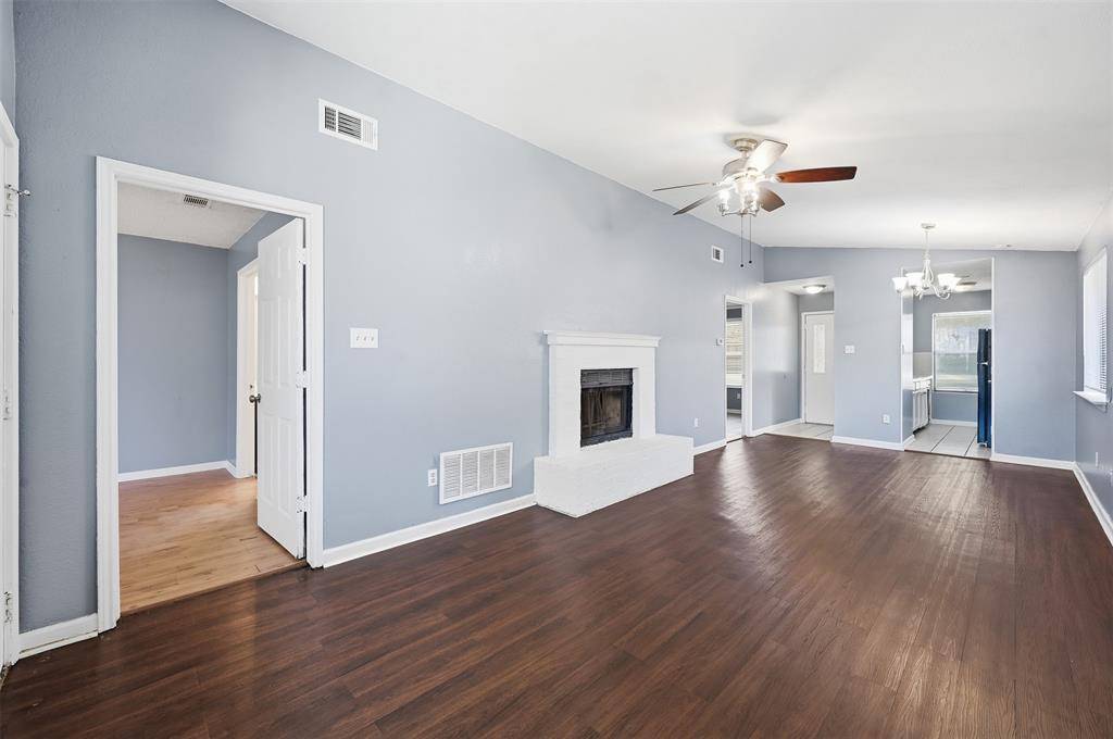 5809 Mansfield Road, Arlington, TX 76017