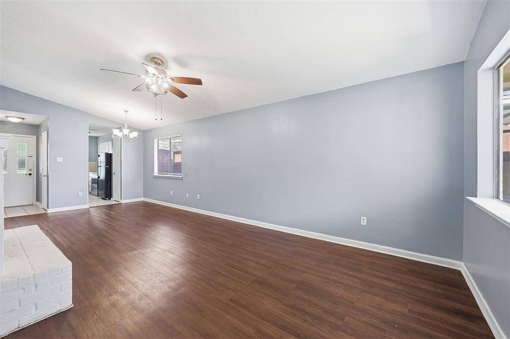 5809 Mansfield Road, Arlington, TX 76017