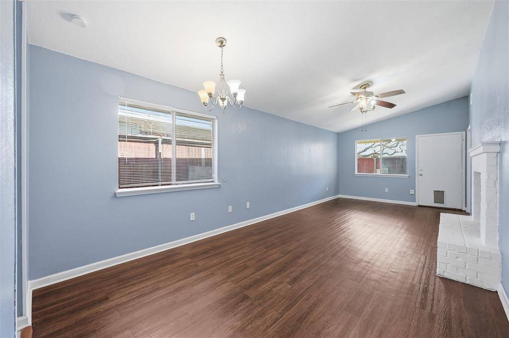 5809 Mansfield Road, Arlington, TX 76017