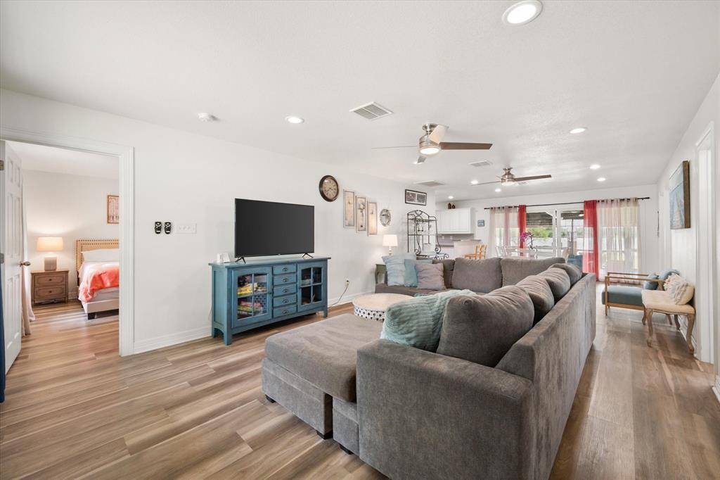 203 County Road 3124a, Corsicana, TX 75109