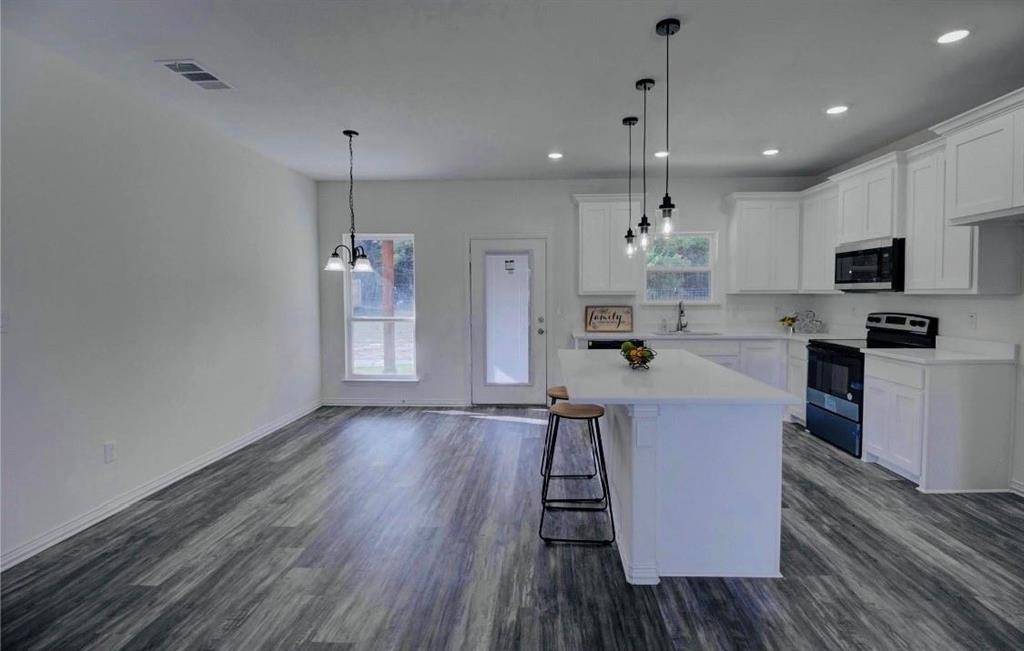 347 Rosemound Street, Commerce, TX 75428