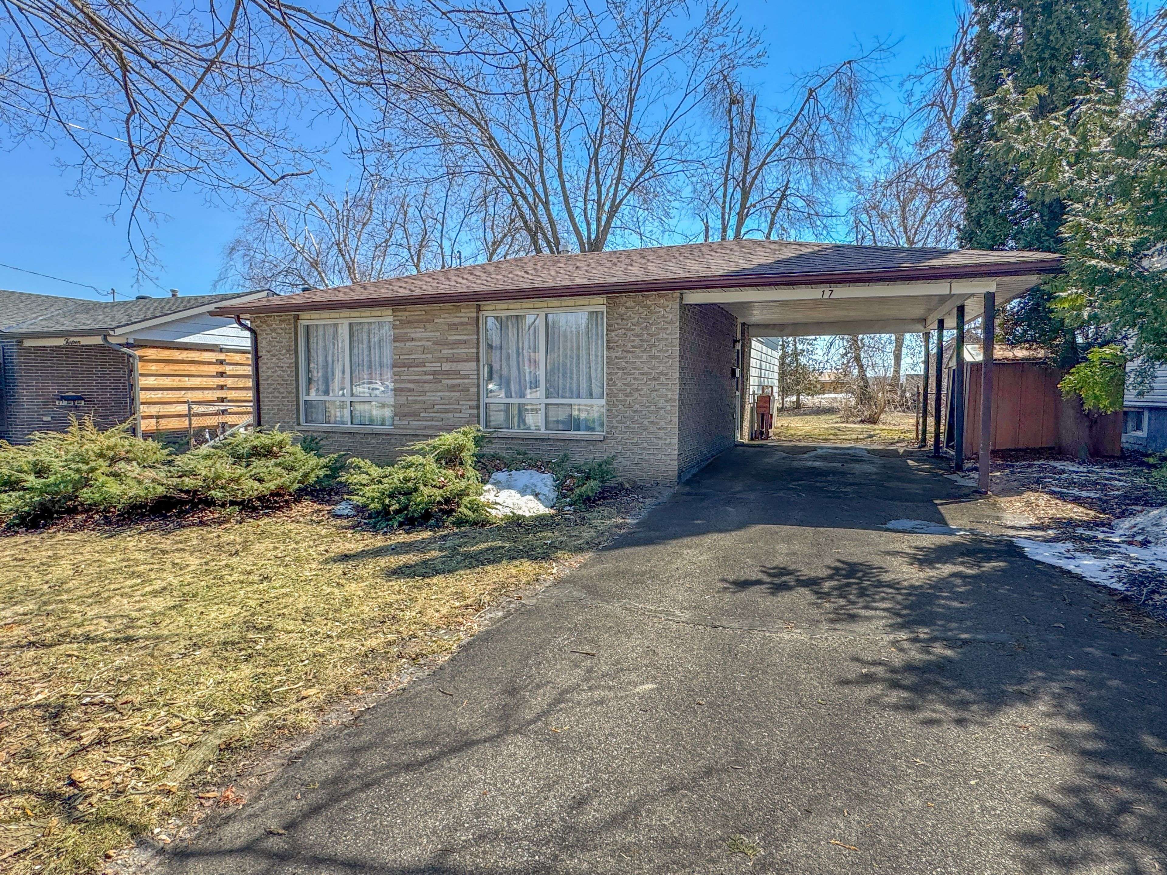 17 Rose AVE, Orillia, ON L3V 2N6