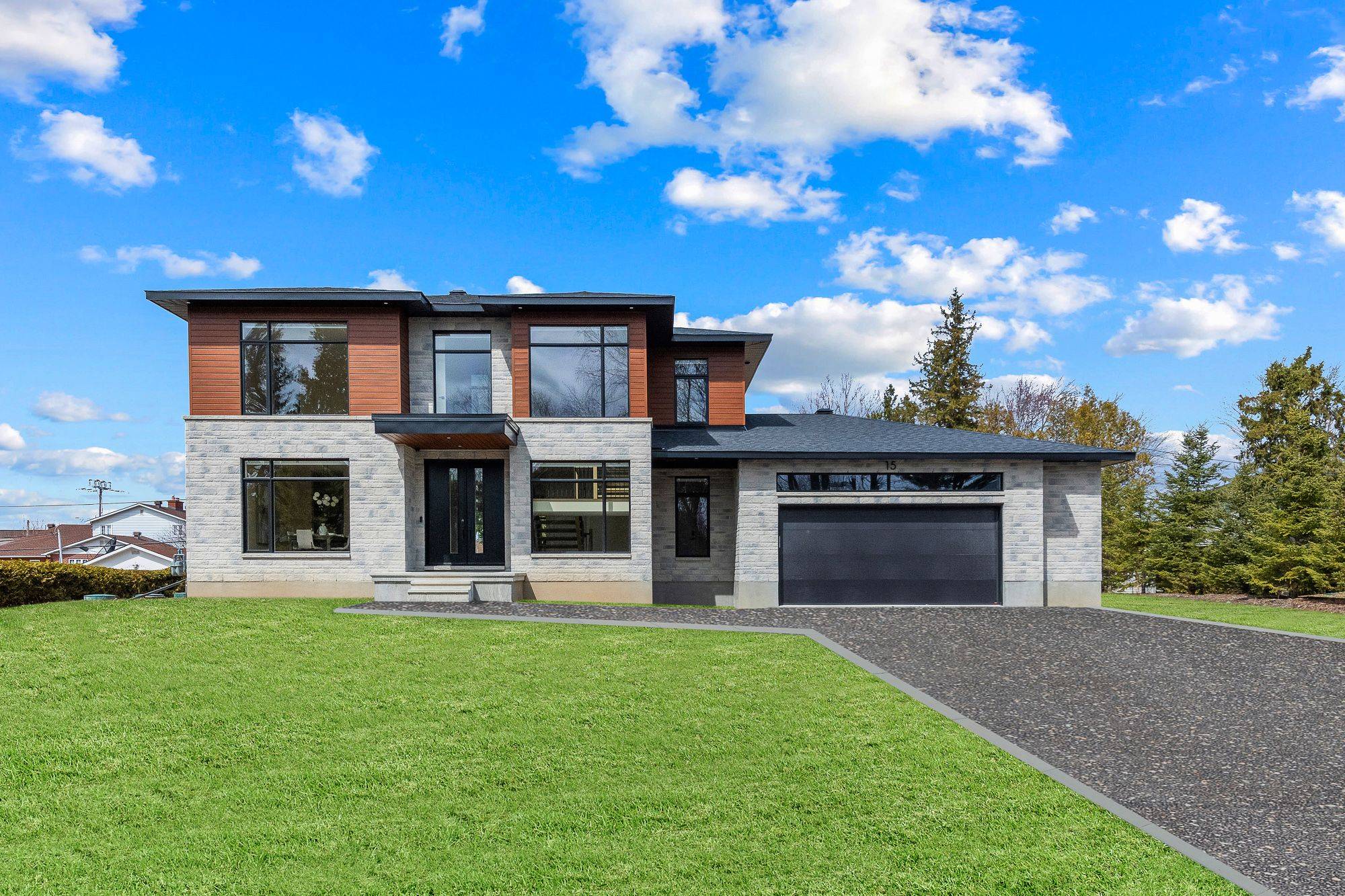 15 Briggs AVE, Country Place - Pineglen - Crestview And Area, ON K2E 6W5