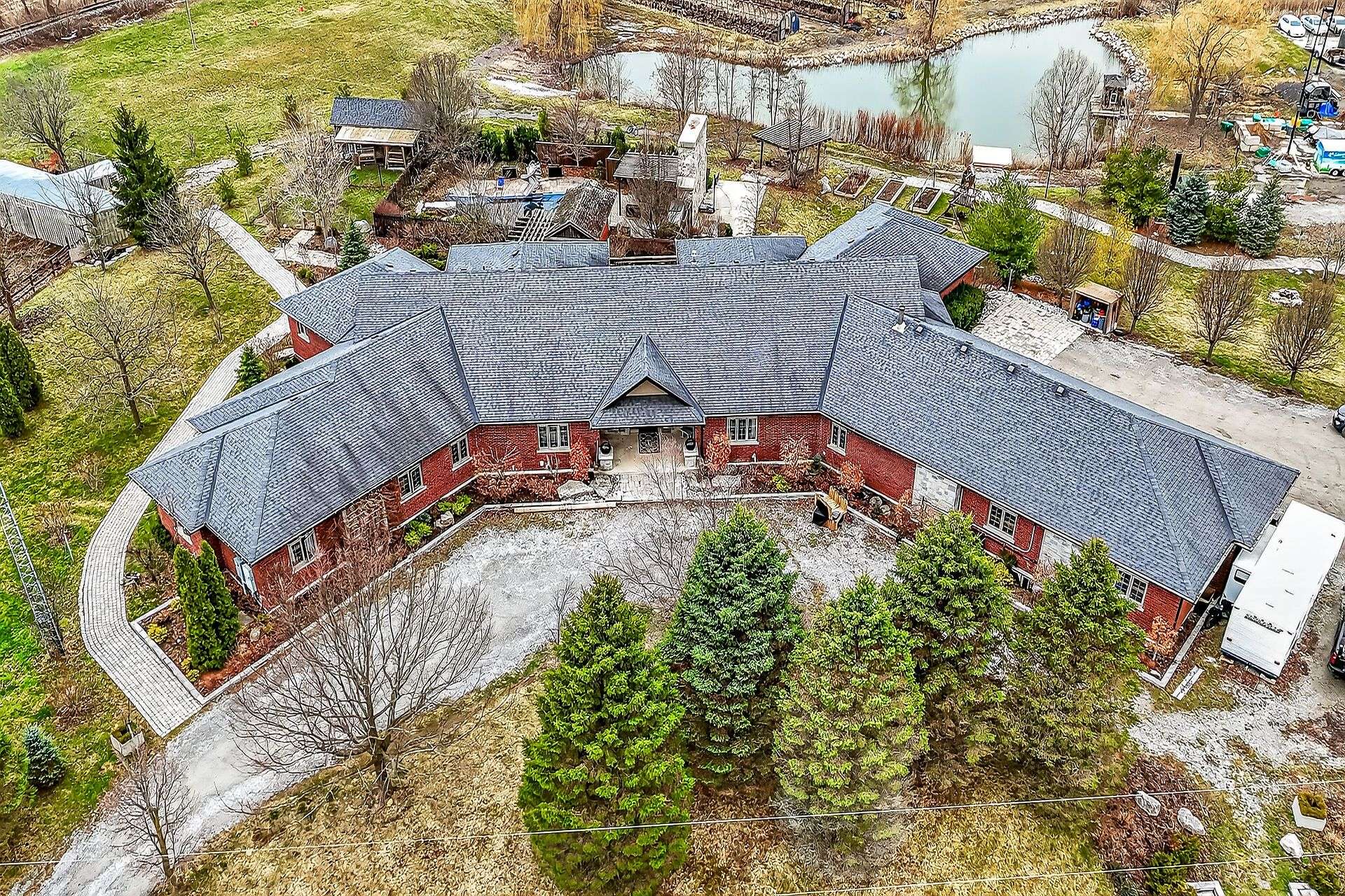 393 Old Onondaga RD E, Brant, ON N3T 5L4