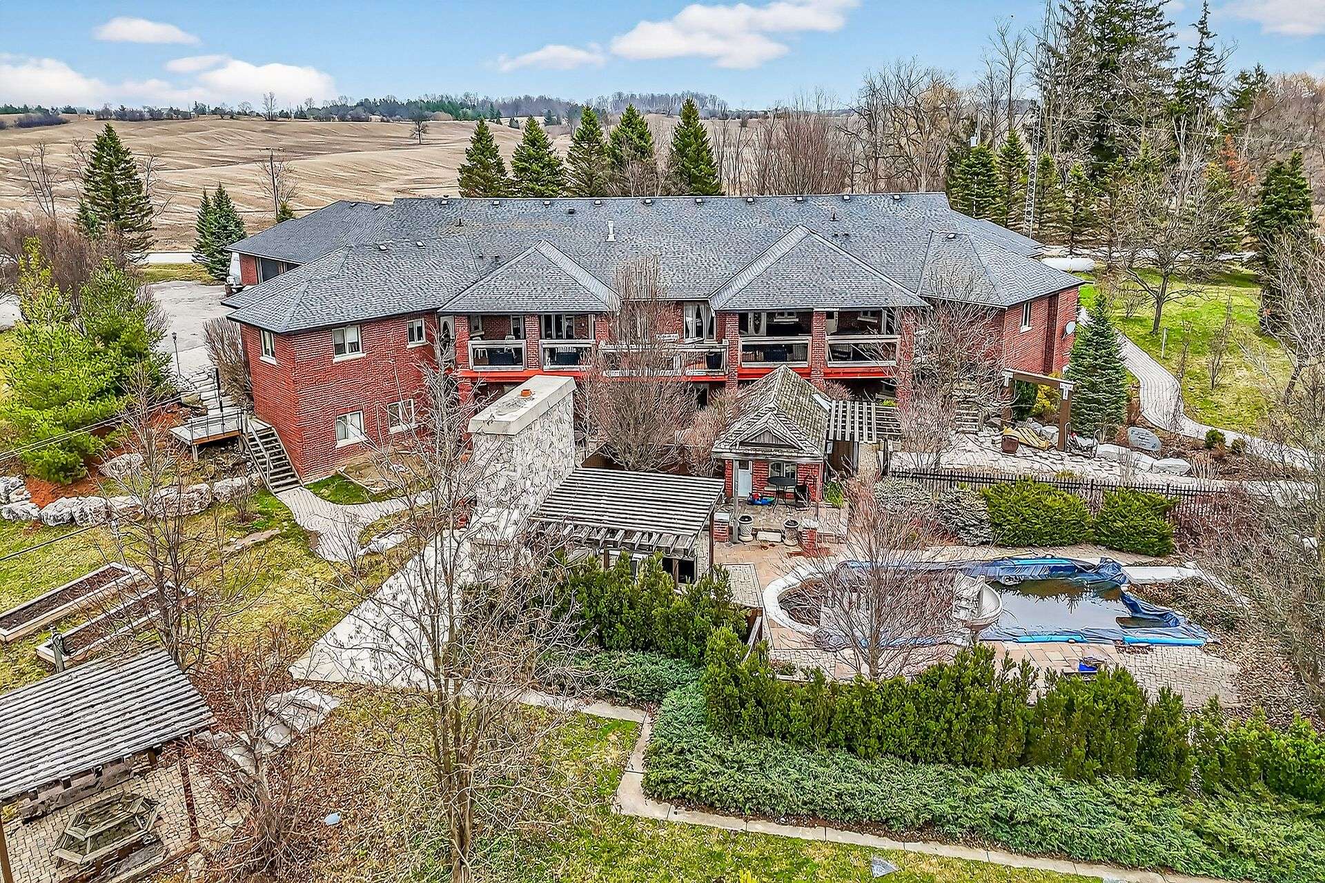 393 Old Onondaga RD E, Brant, ON N3T 5L4