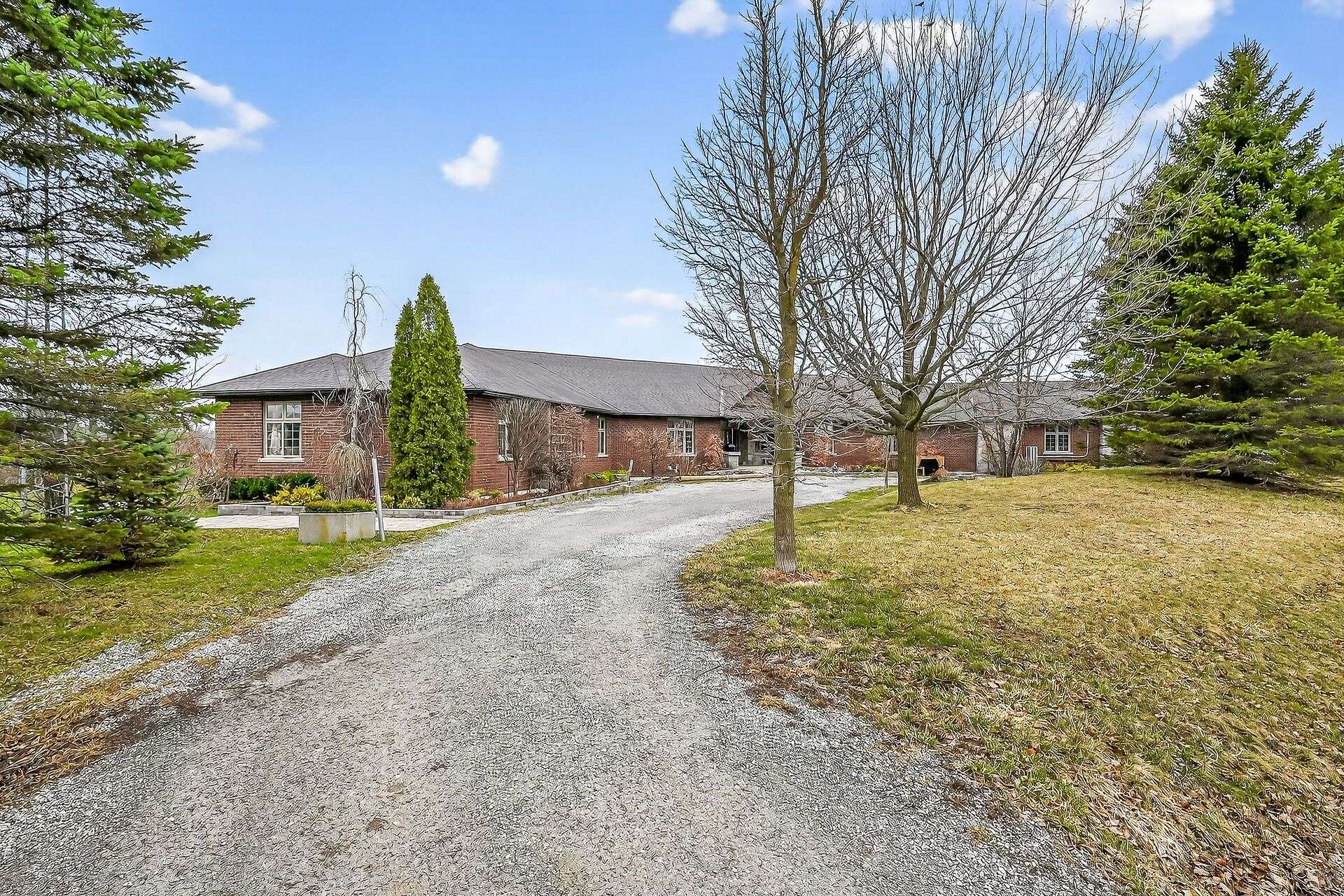 393 Old Onondaga RD E, Brant, ON N3T 5L4