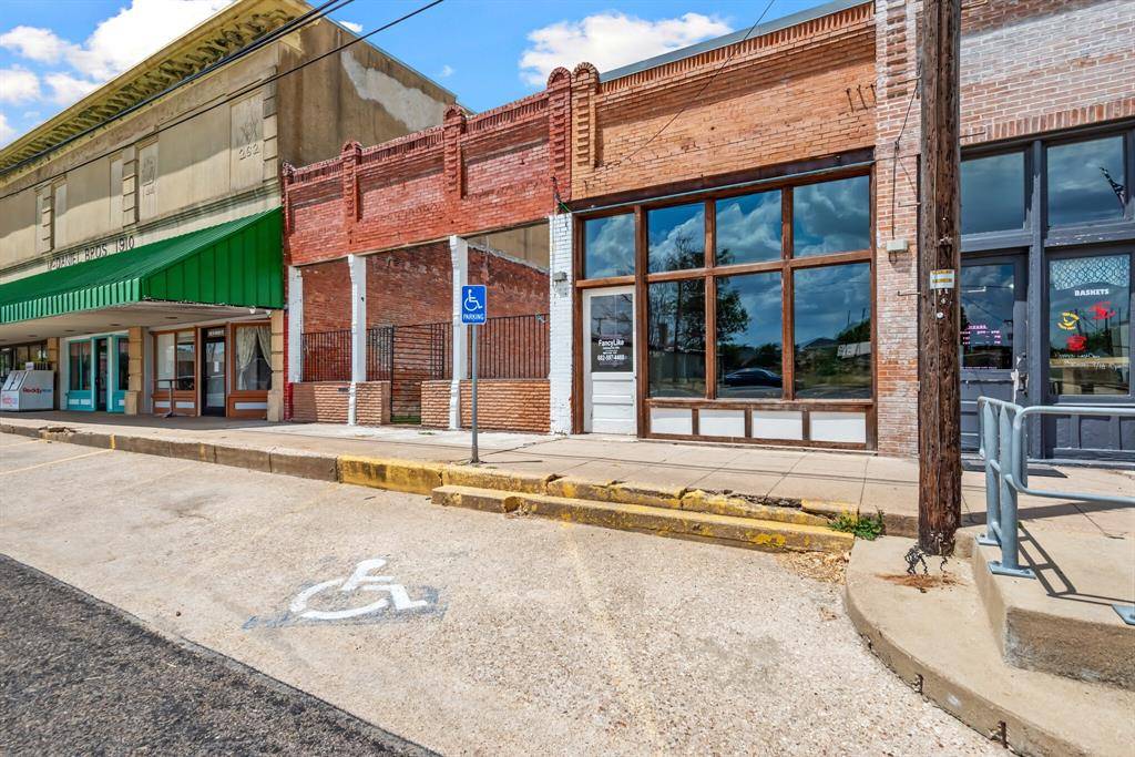 107 N Main Street, Milford, TX 76670