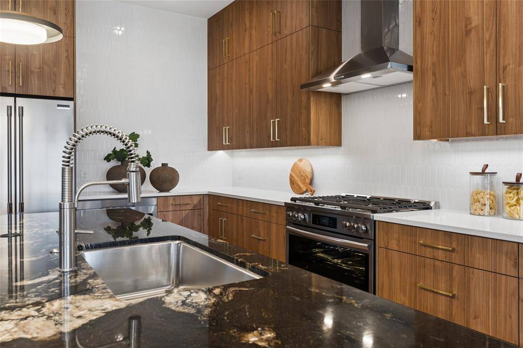 6607 Roper Street, Dallas, TX 75209