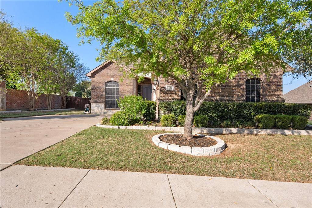8222 Holly Hock Drive, Arlington, TX 76001
