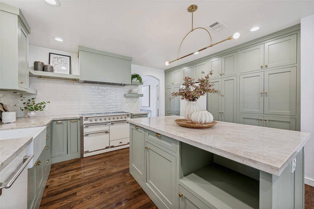 6538 Royal Lane, Dallas, TX 75230