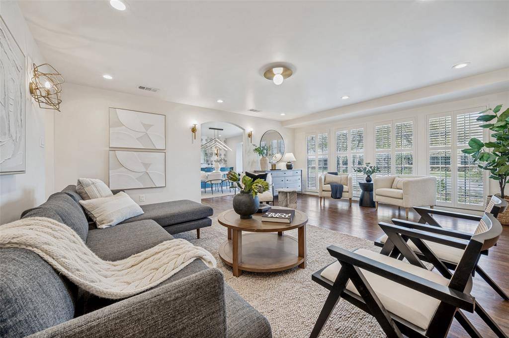 6538 Royal Lane, Dallas, TX 75230