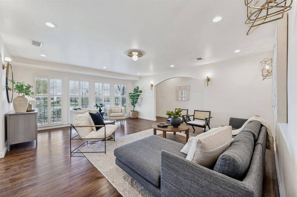 6538 Royal Lane, Dallas, TX 75230