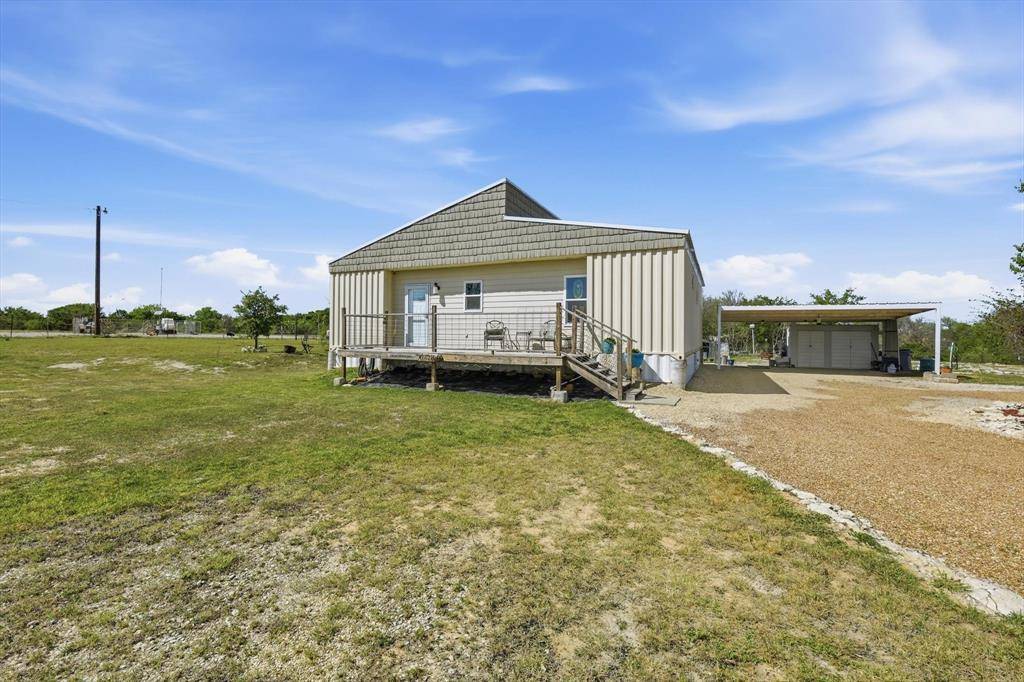 395 Lone Trail, Rhome, TX 76078