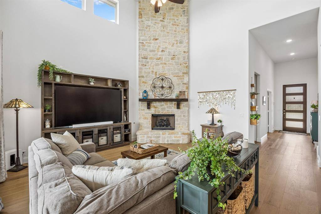 213 Lakewood Lane, Ponder, TX 76259