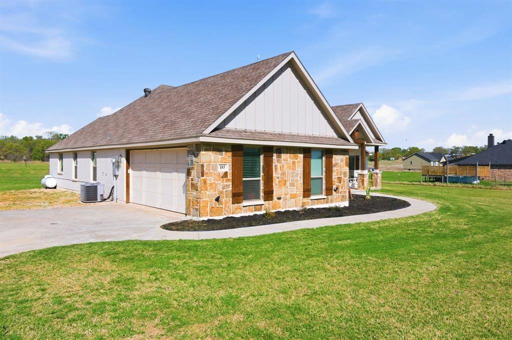 185 Stanley Lane, Poolville, TX 76487